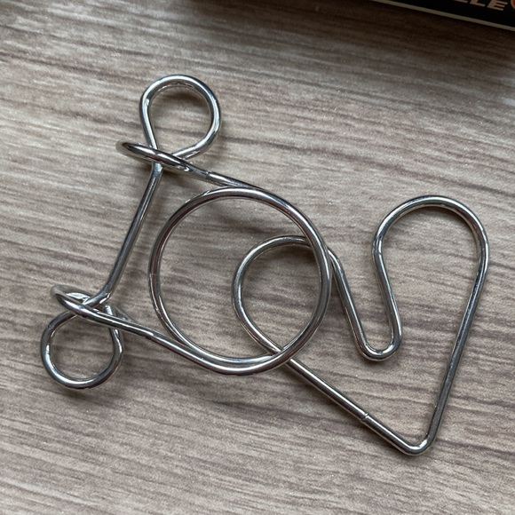 The museum Company twisted nail Heart Breaker brain teaser puzzles - Picture 15 of 16